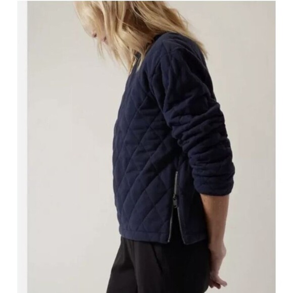 Athleta Tops - Women’s Athleta Navy Blue Quilted Retro plush Crewneck Sweatshirt EUC Medium